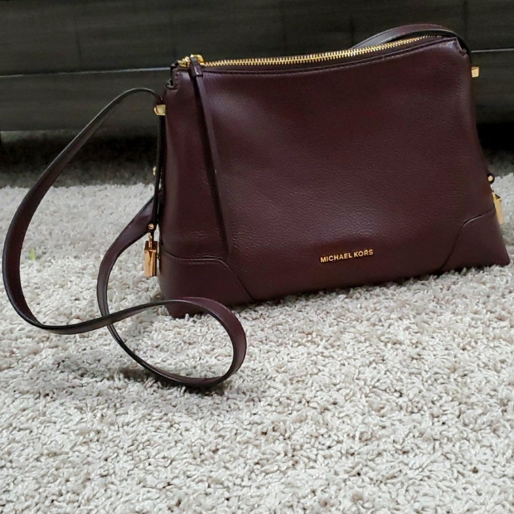 Michael kors crosby messenger crossbody